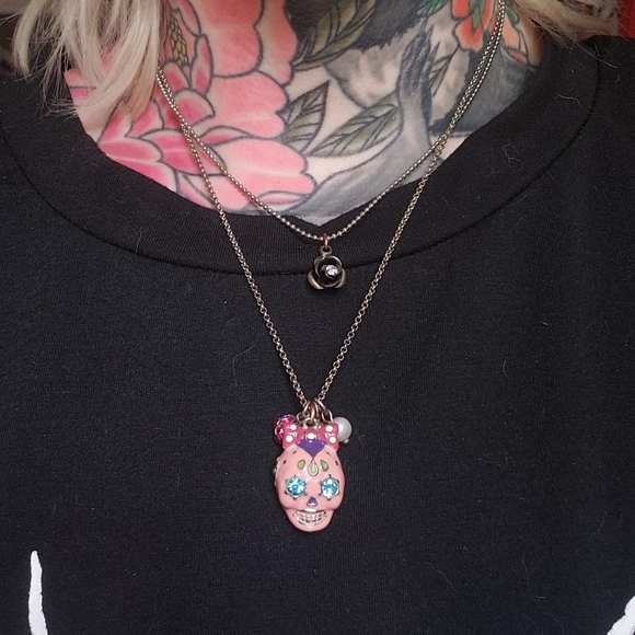 Betsey Johnson Sugar Skull Necklace - Picture 4 of 4